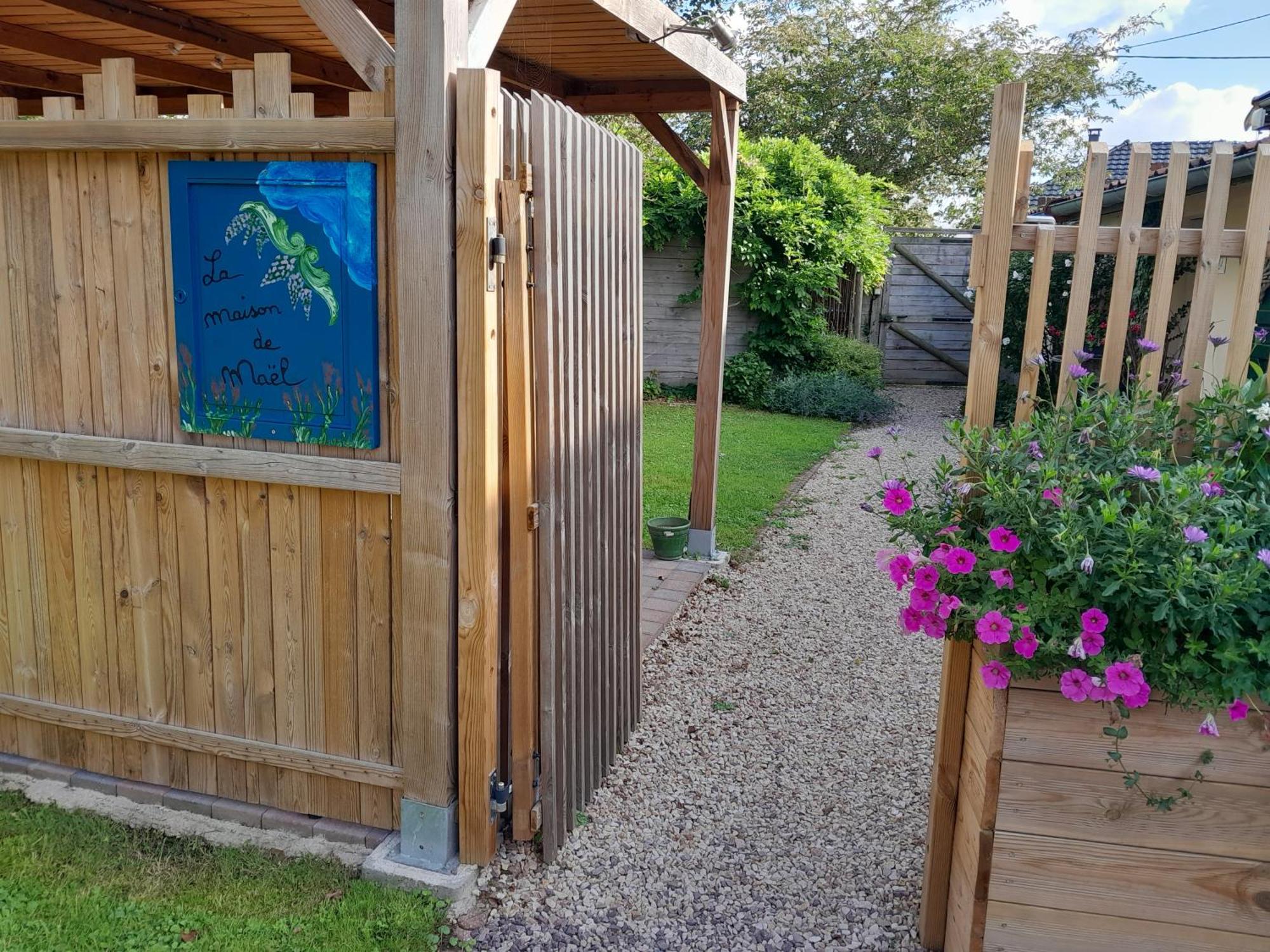 Le Paddock Du Val De Lys Hotel Blessy Exterior foto